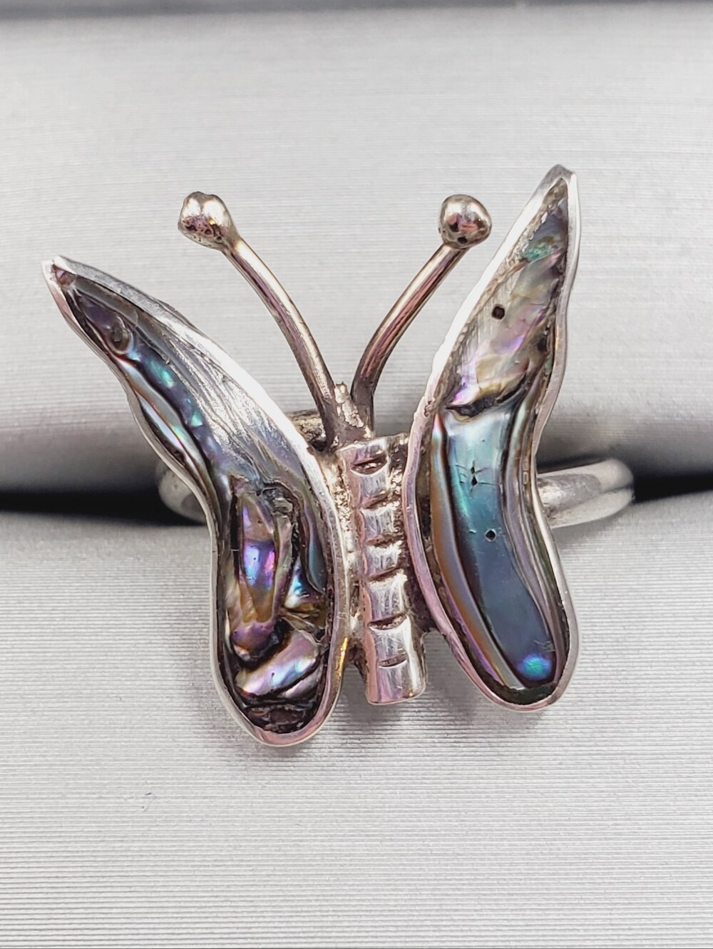 925 Sterling Silver Butterfly Vintage Ring with Abalone Inlay - Iridescent